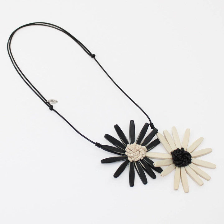 Black and White Flower  Necklace