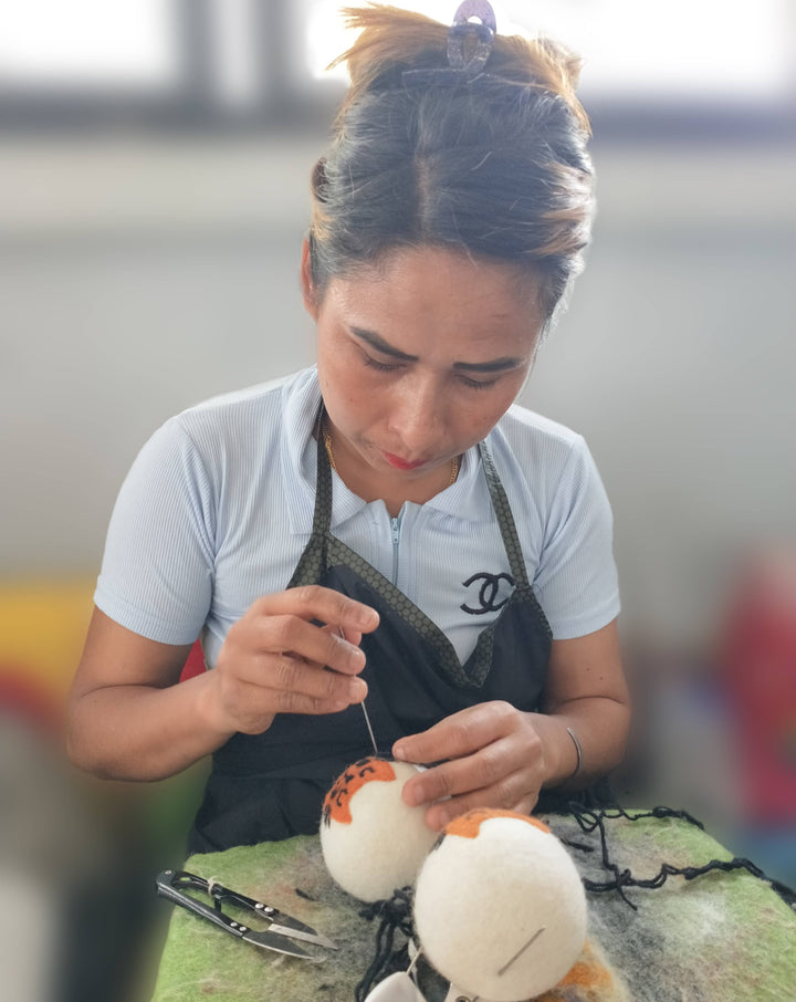 DRYER BALL: Dark Brown Dog