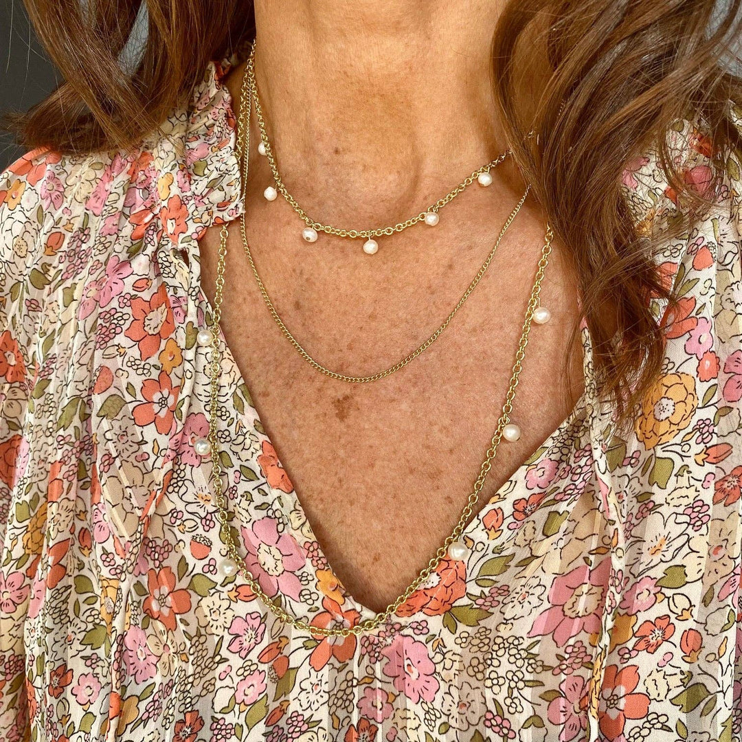 Delicate Necklace with Pearl Accent: GOLD