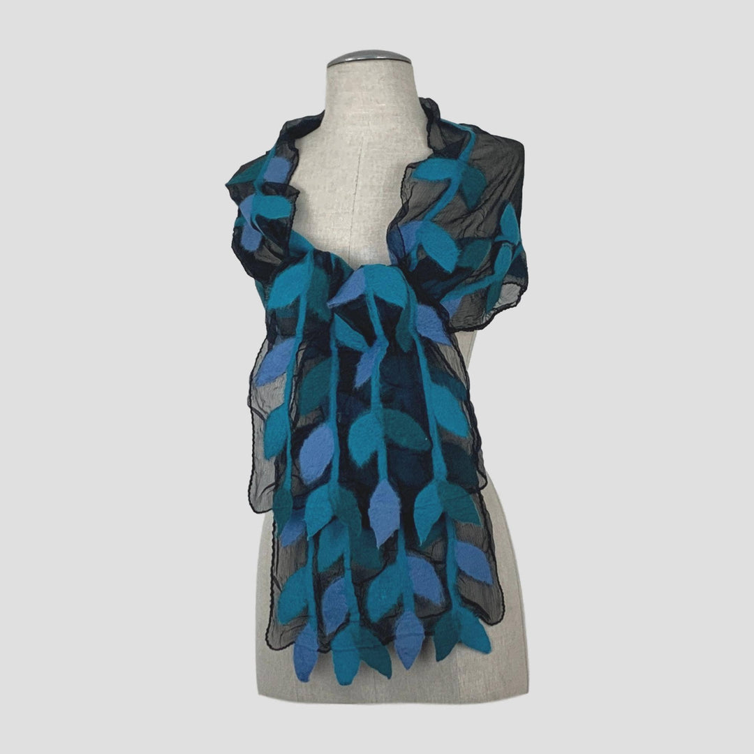 Leaf Merino Wool Handmade Felt Scarf: White-Gray