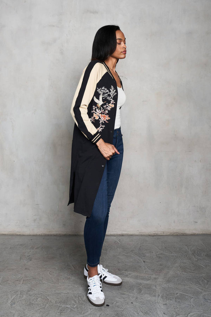 Embr Baseball Duster: Black / M