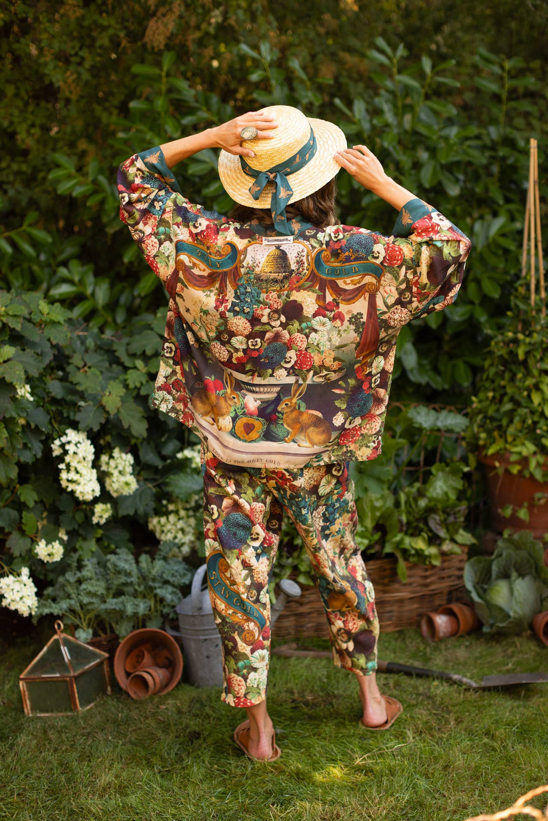 Cropped Kimono w/ Rabbits and Bees