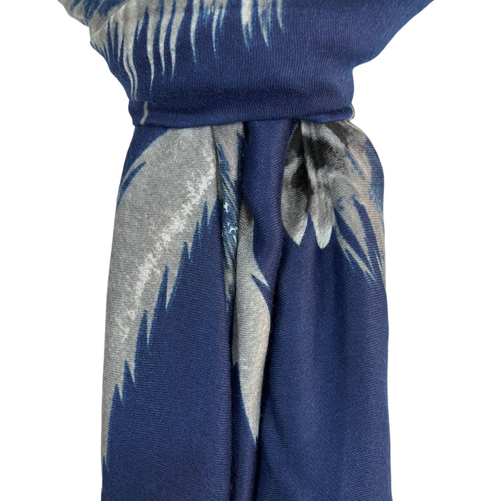Dusty miller scarf: Black