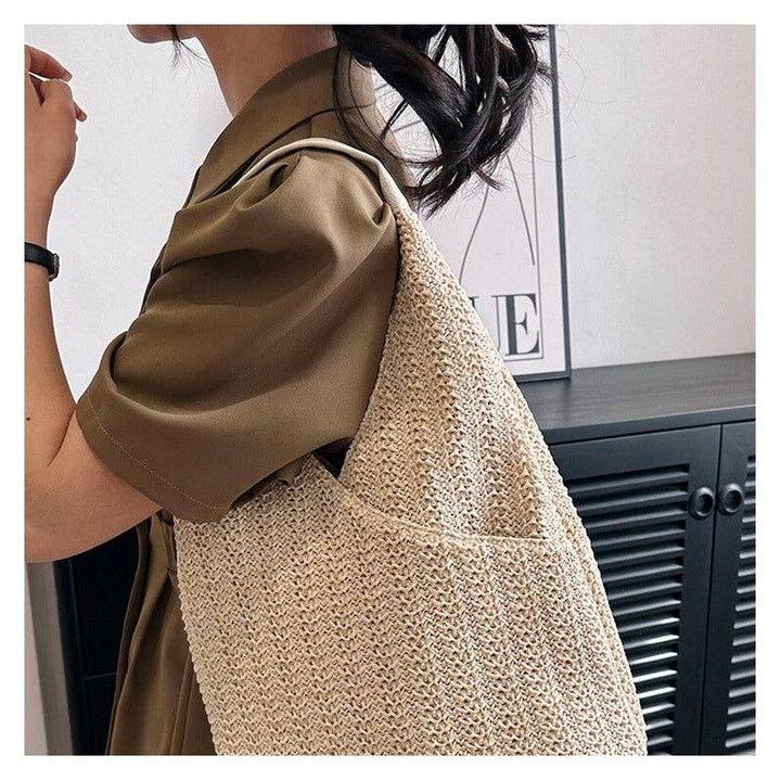 STRAW TOTE BAG