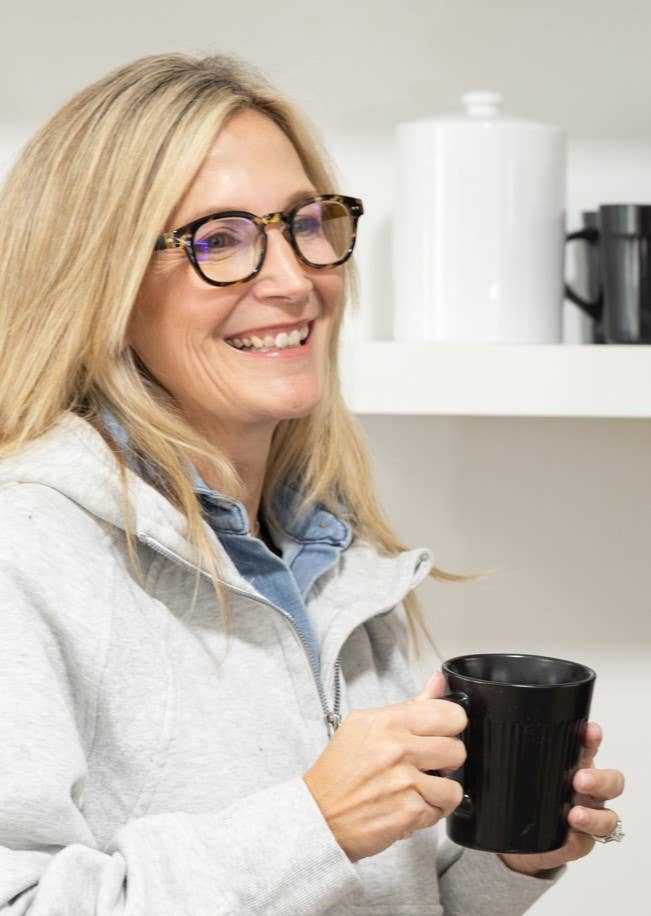 Amesbury Reading Glasses: +3.0 / Gold