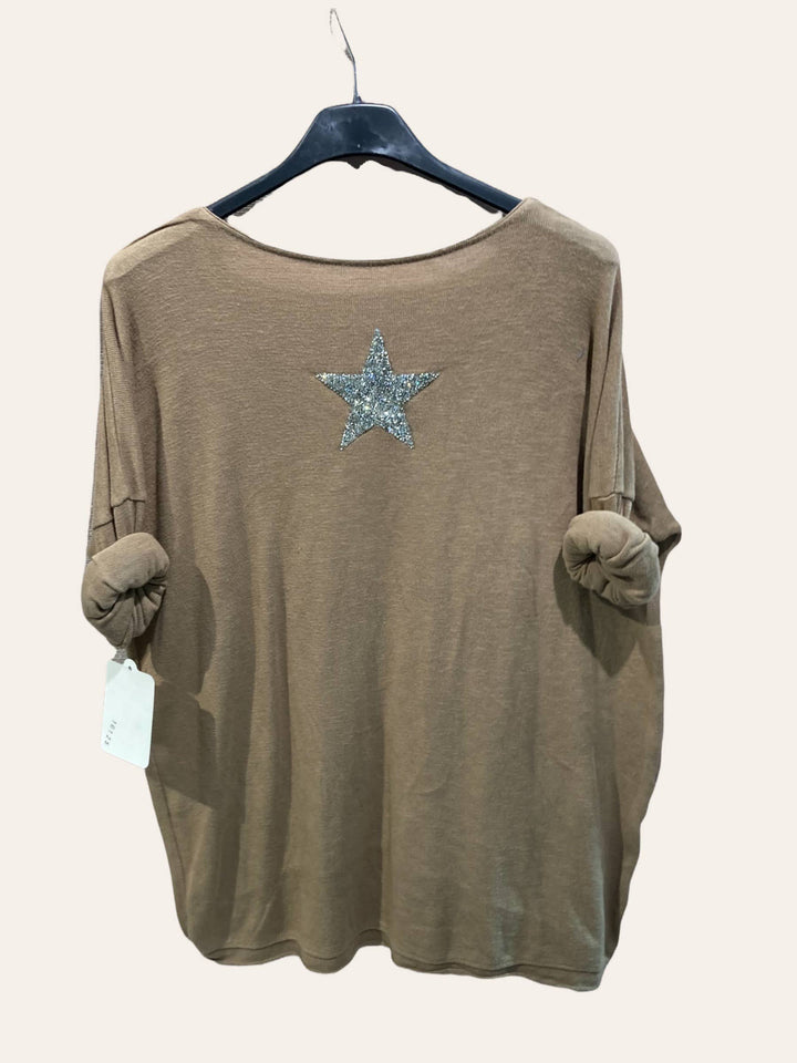 Cotton top with a rhinestone star : SKY BLUE
