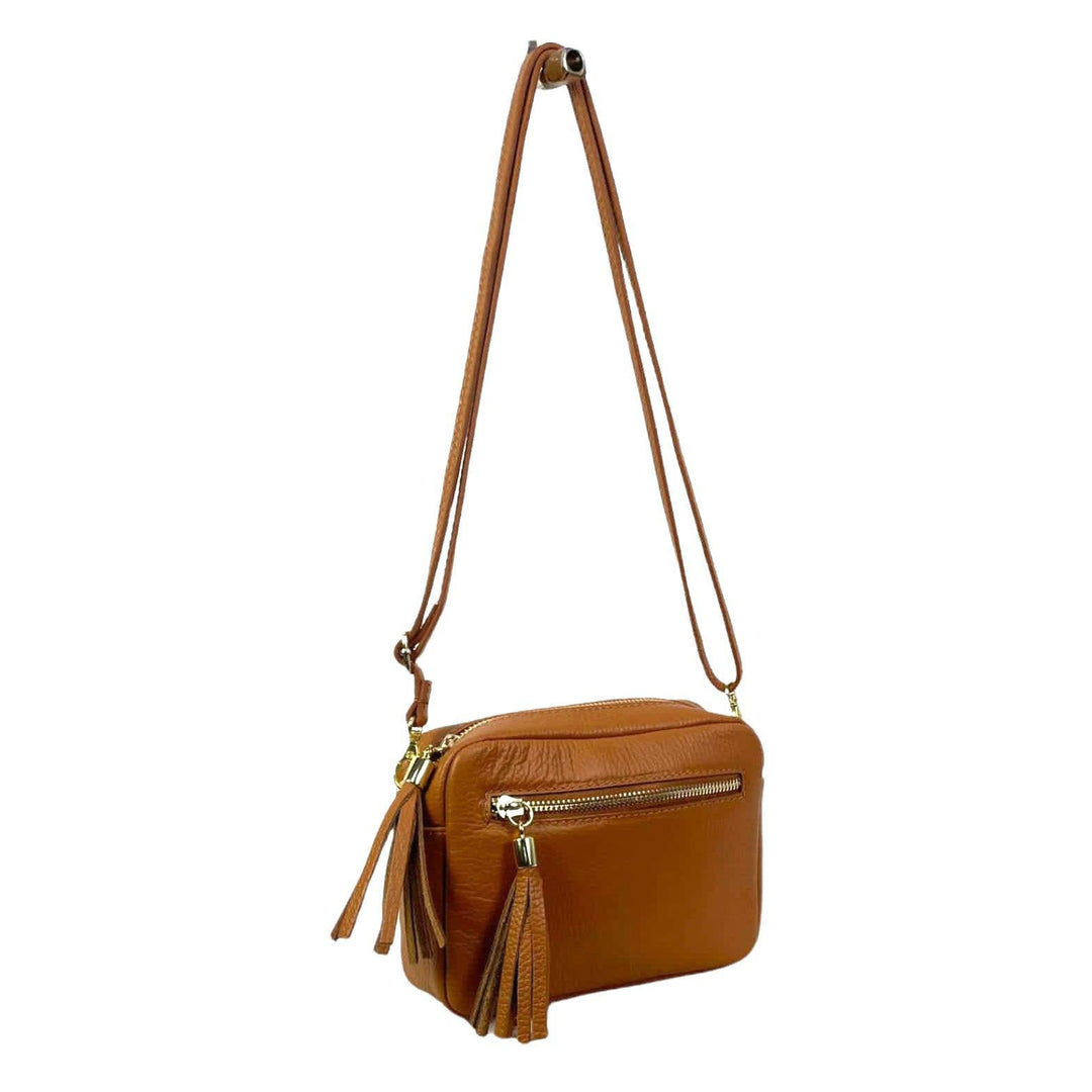 Leather shoulder bag with fringe: Grass Green