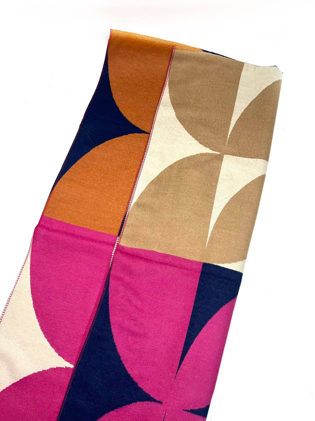 HH-275 Chic Scarf with GeoPattern: Black