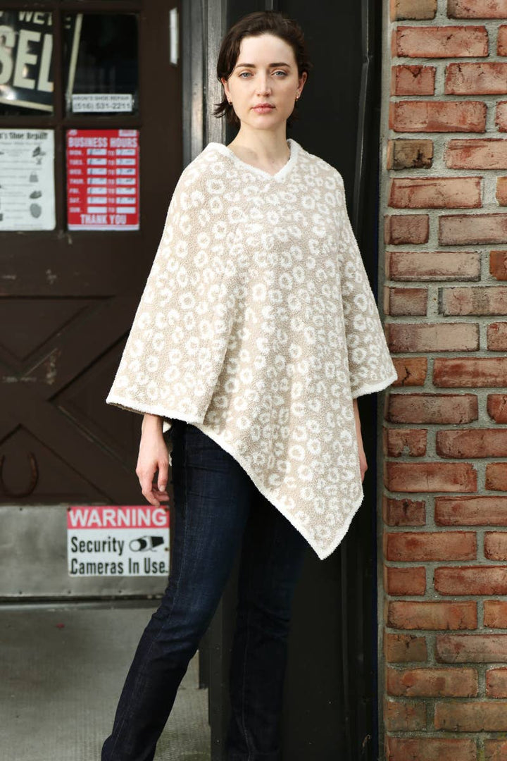 Leopard Poncho: COFFEE / ONE SIZE