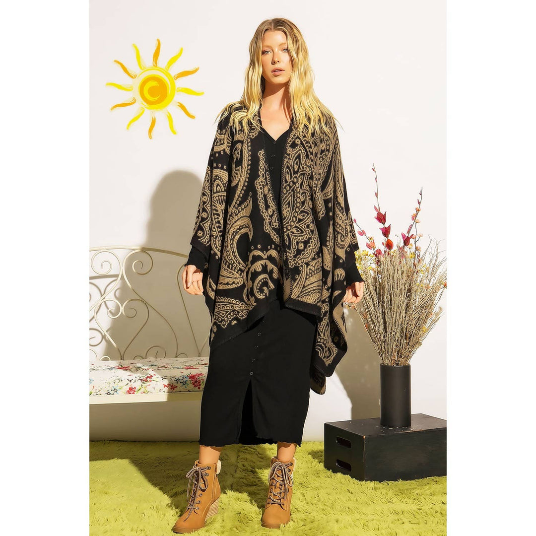 REVERSIBLE FLORAL JACQUARD PONCHO: Red / Black / ONE SIZE
