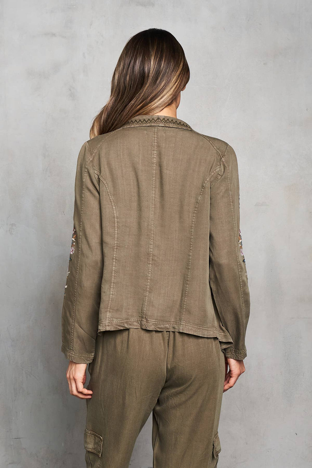 5520 Embr Jkt