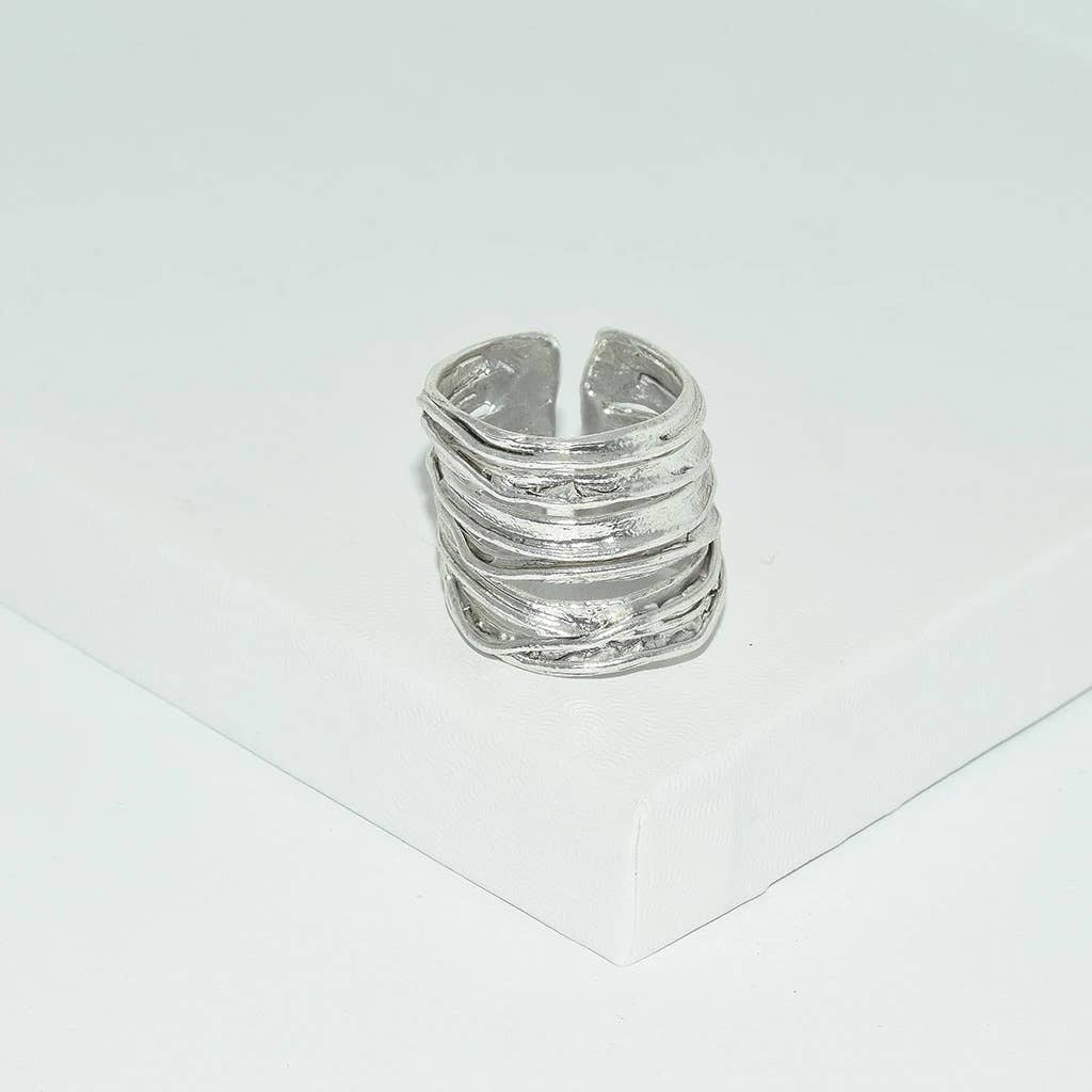 Brushed Ribbon Ring: Silver