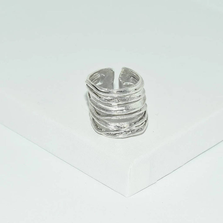 Brushed Ribbon Ring: Silver