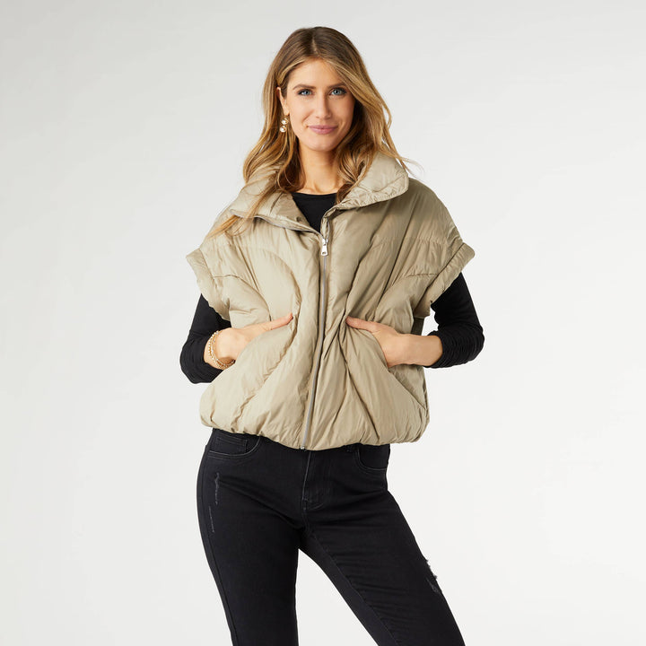 Puffer Vest: Black / L/XL
