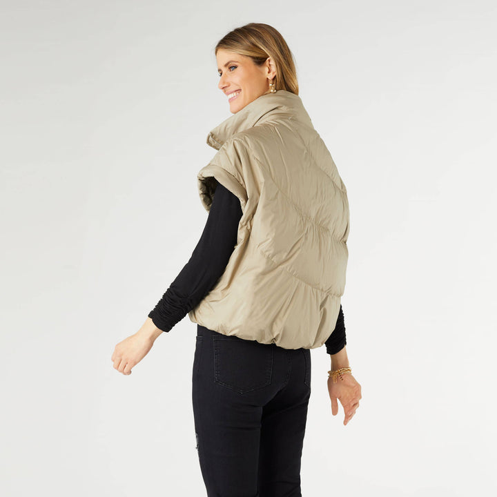 Cropped Puffer Vest: Black / S/M