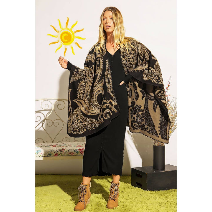 REVERSIBLE FLORAL JACQUARD PONCHO: Red / Black / ONE SIZE