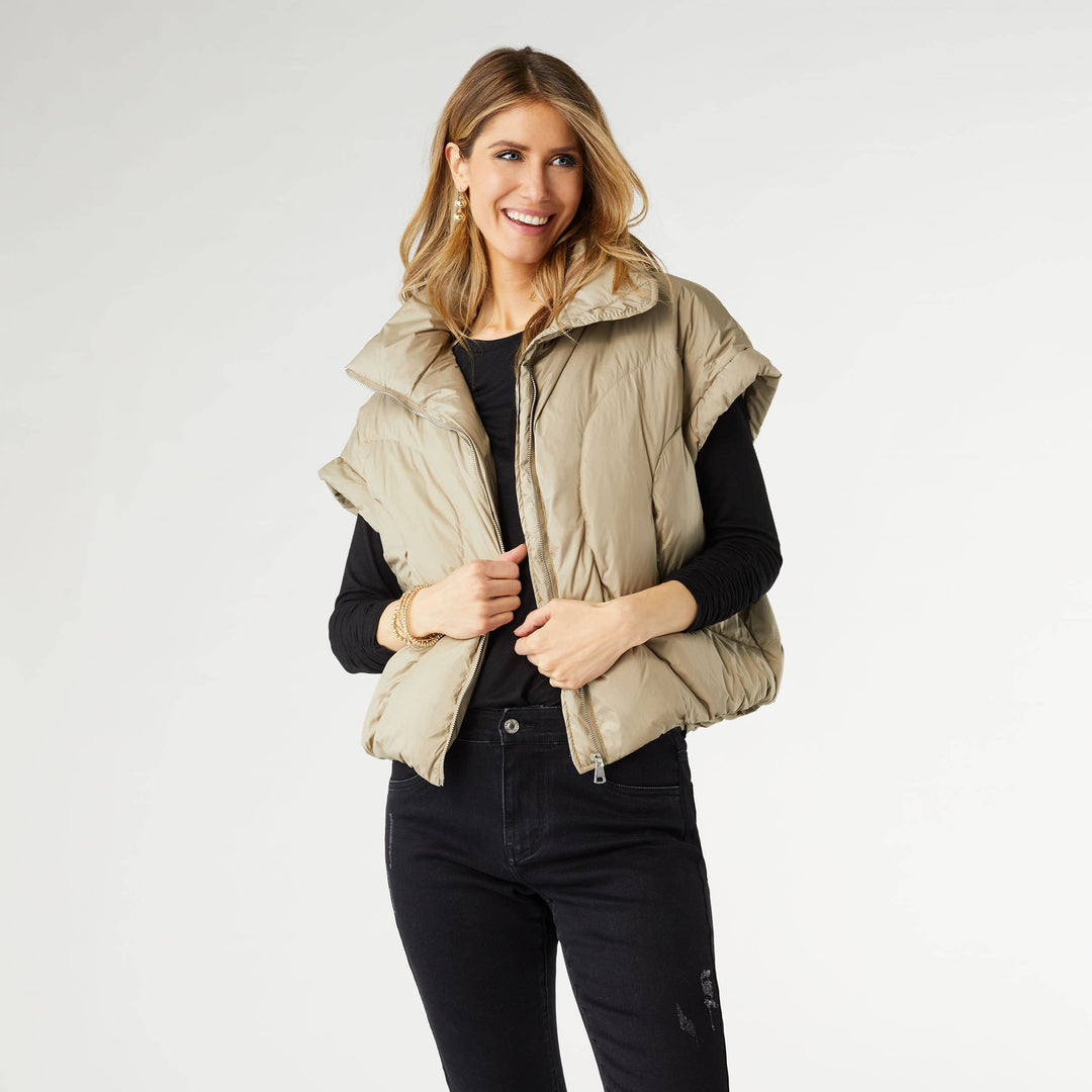 Cropped Puffer Vest: Black / S/M