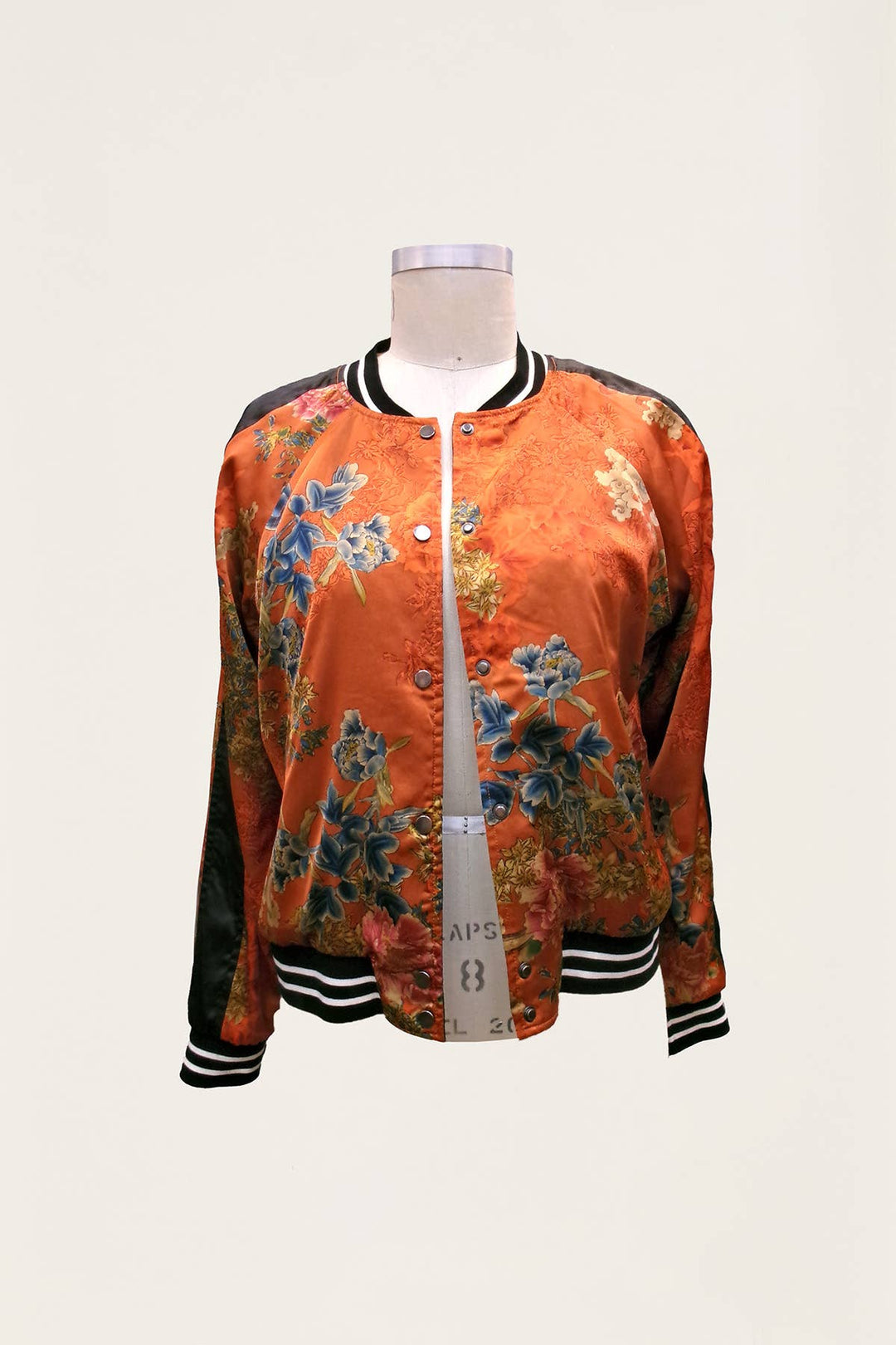 Reversible Satin Rust Jkt: Black/ M
