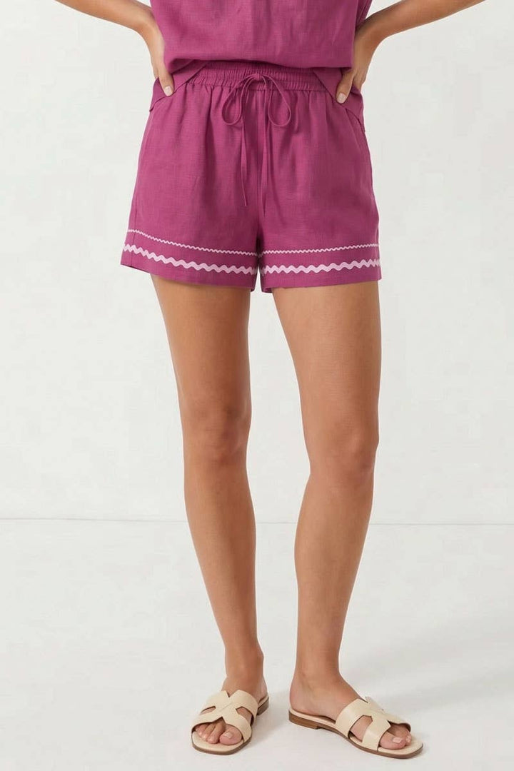 Trim Linen Shorts: Red