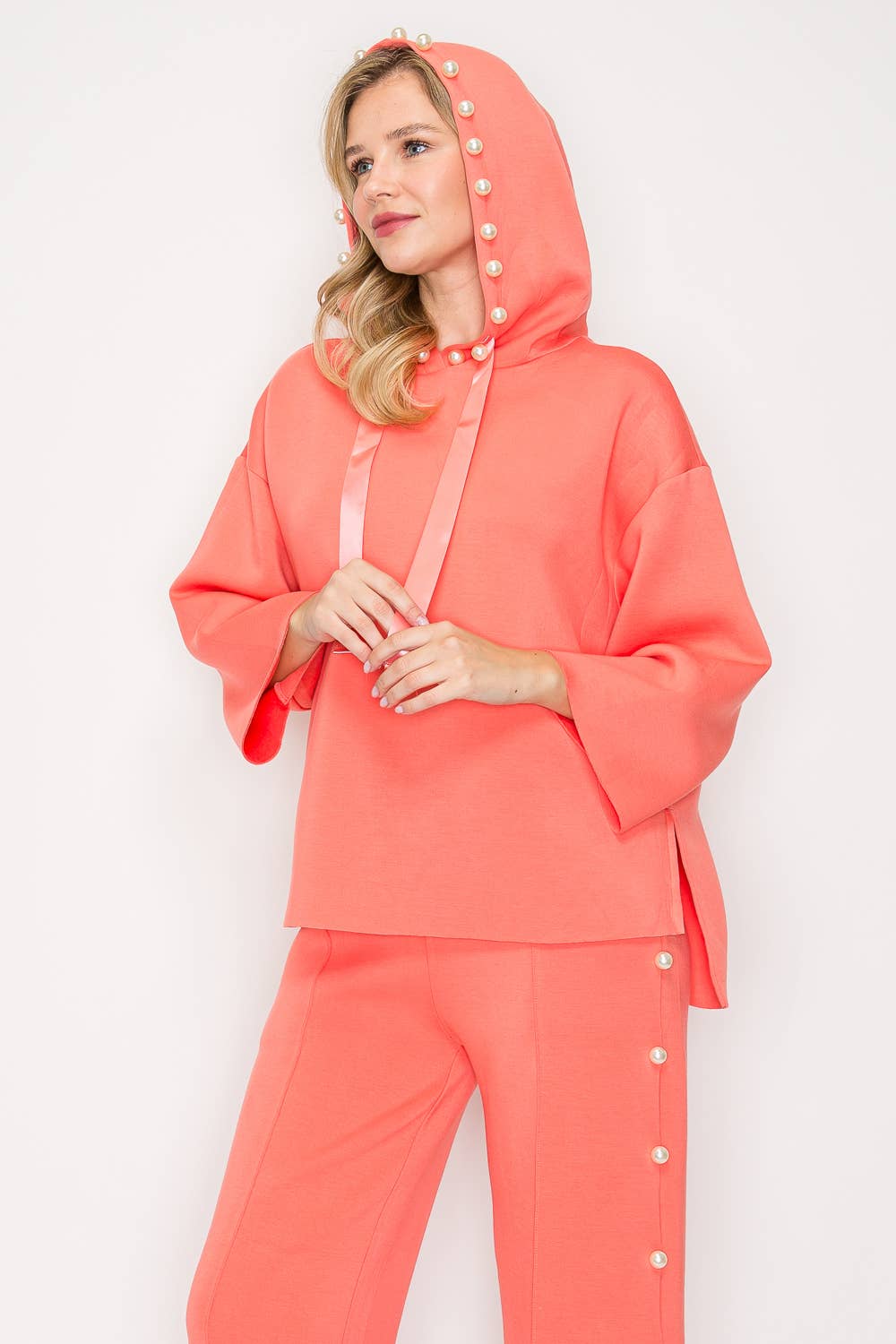 Francine Scuba Pearl Hoodie: White / L