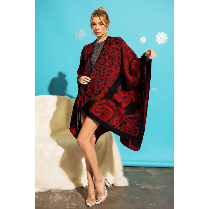 REVERSIBLE FLORAL JACQUARD PONCHO: Red / Black / ONE SIZE