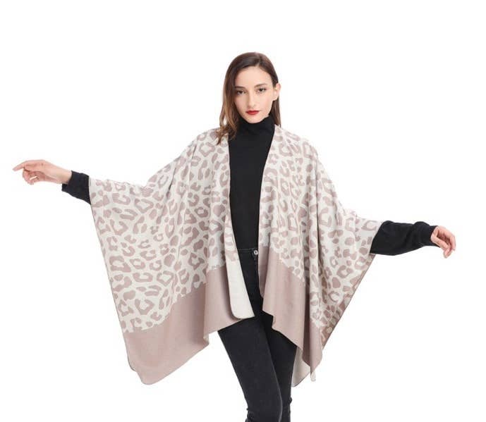 Cheetah Print Reversible Cape: 04 Black/Camel