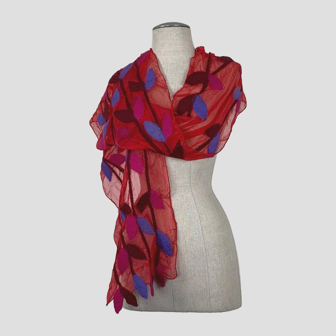 Leaf Merino Wool Handmade Felt Scarf: White-Gray