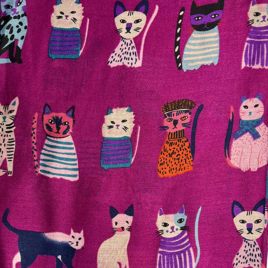 Cat with costumes print: Black