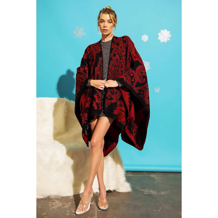 REVERSIBLE FLORAL JACQUARD PONCHO: Red / Black / ONE SIZE
