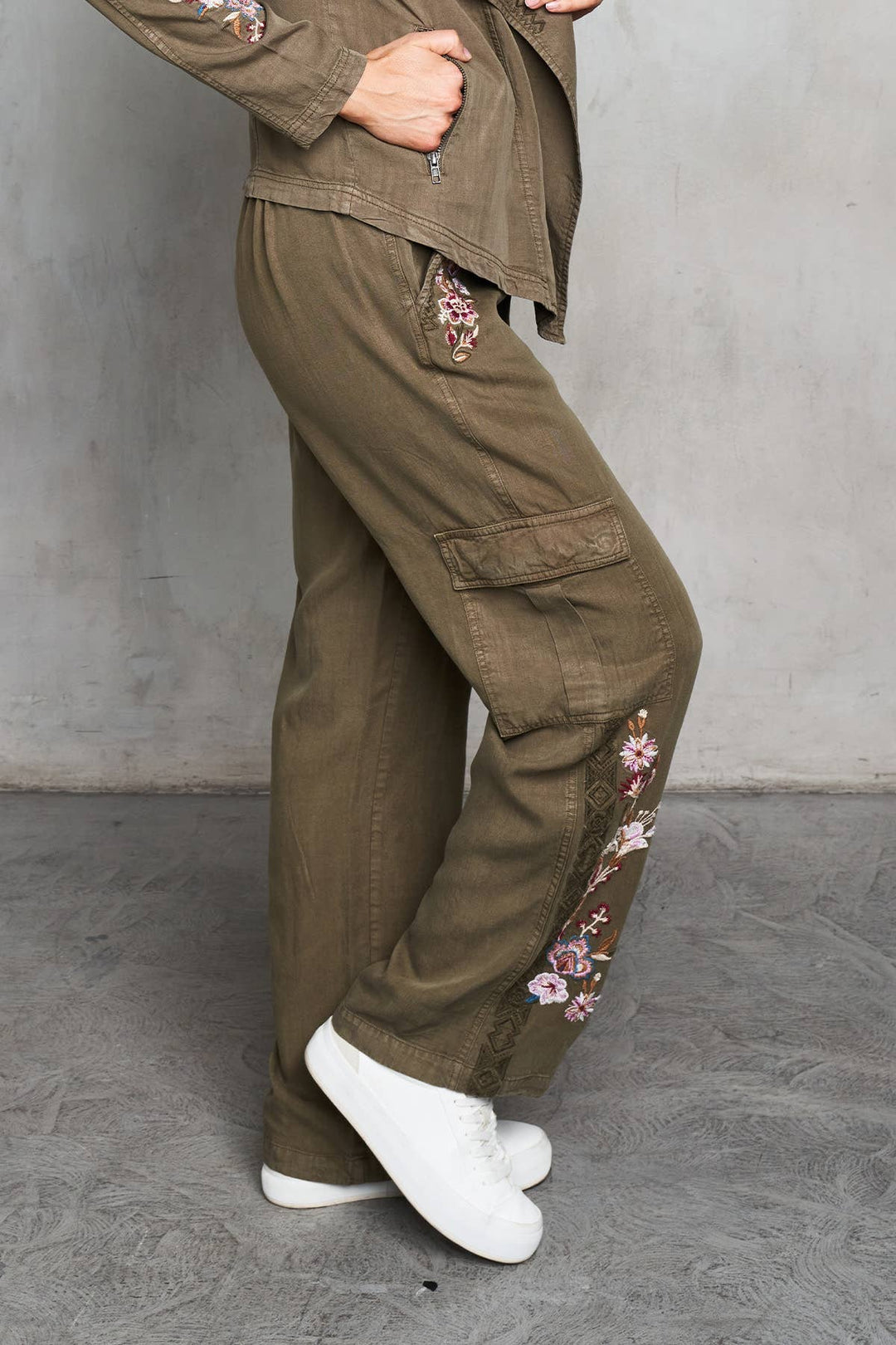 Cargo Pant: Black / L
