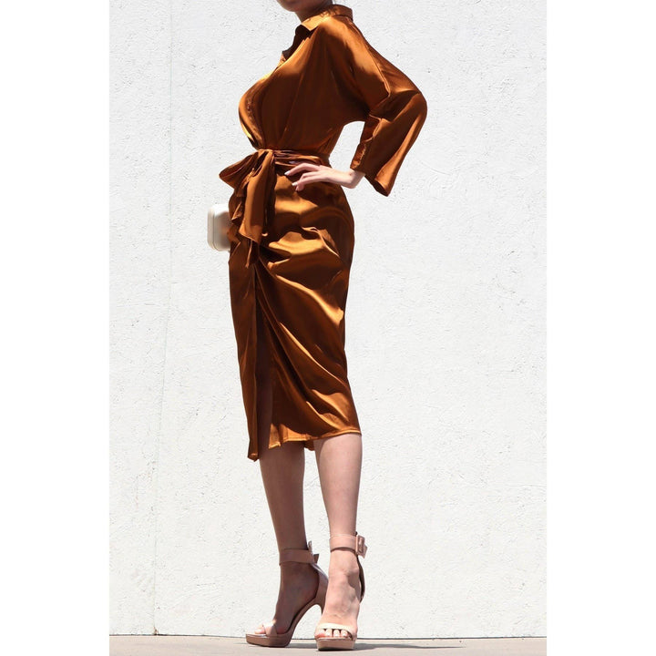 SATIN DRESS WITH WAIST TIE: BLACK / S