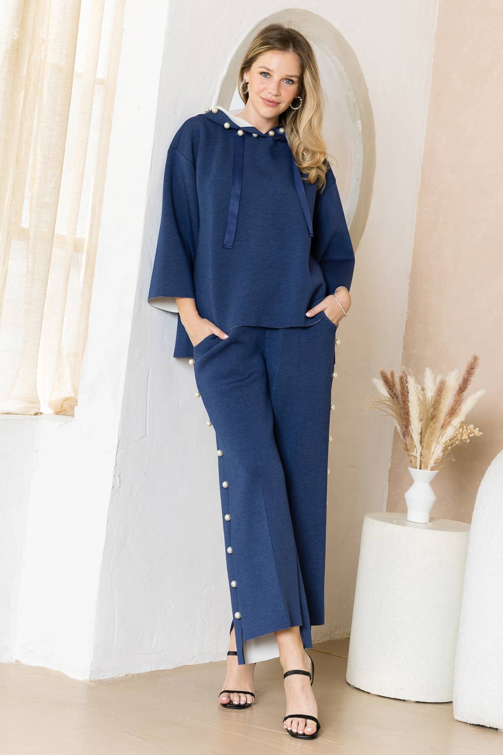 Farrah Scuba Pearl Pant: Black / XS