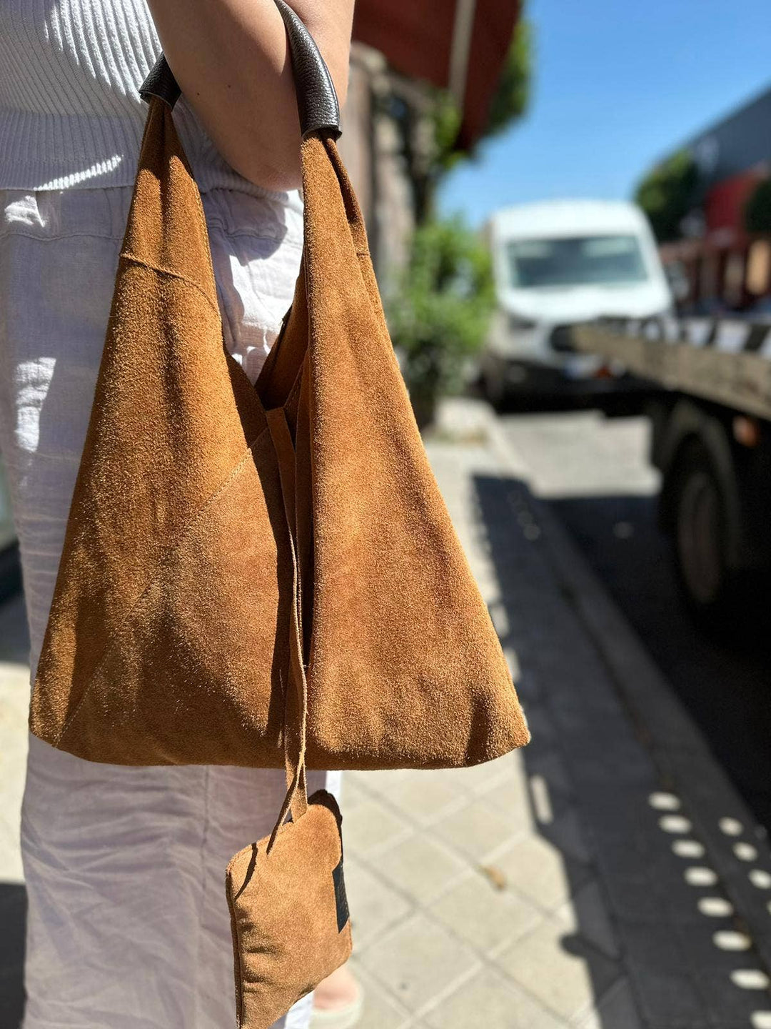 Suede Leather Shoulder Bag: Camel