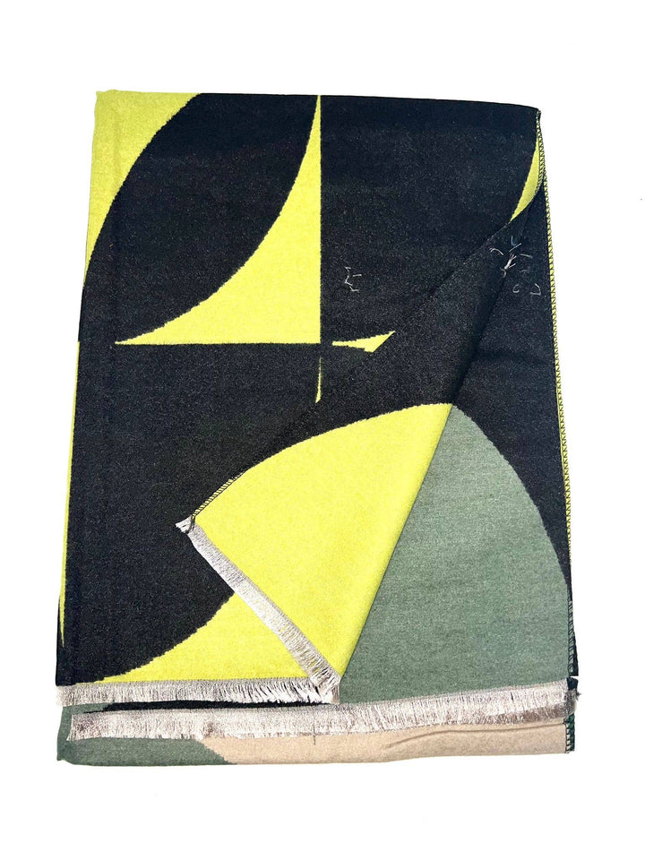 HH-275 Chic Scarf with GeoPattern: Black