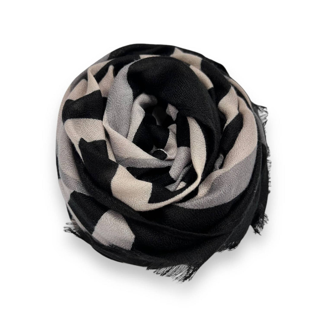maze print scarf fringes: Black
