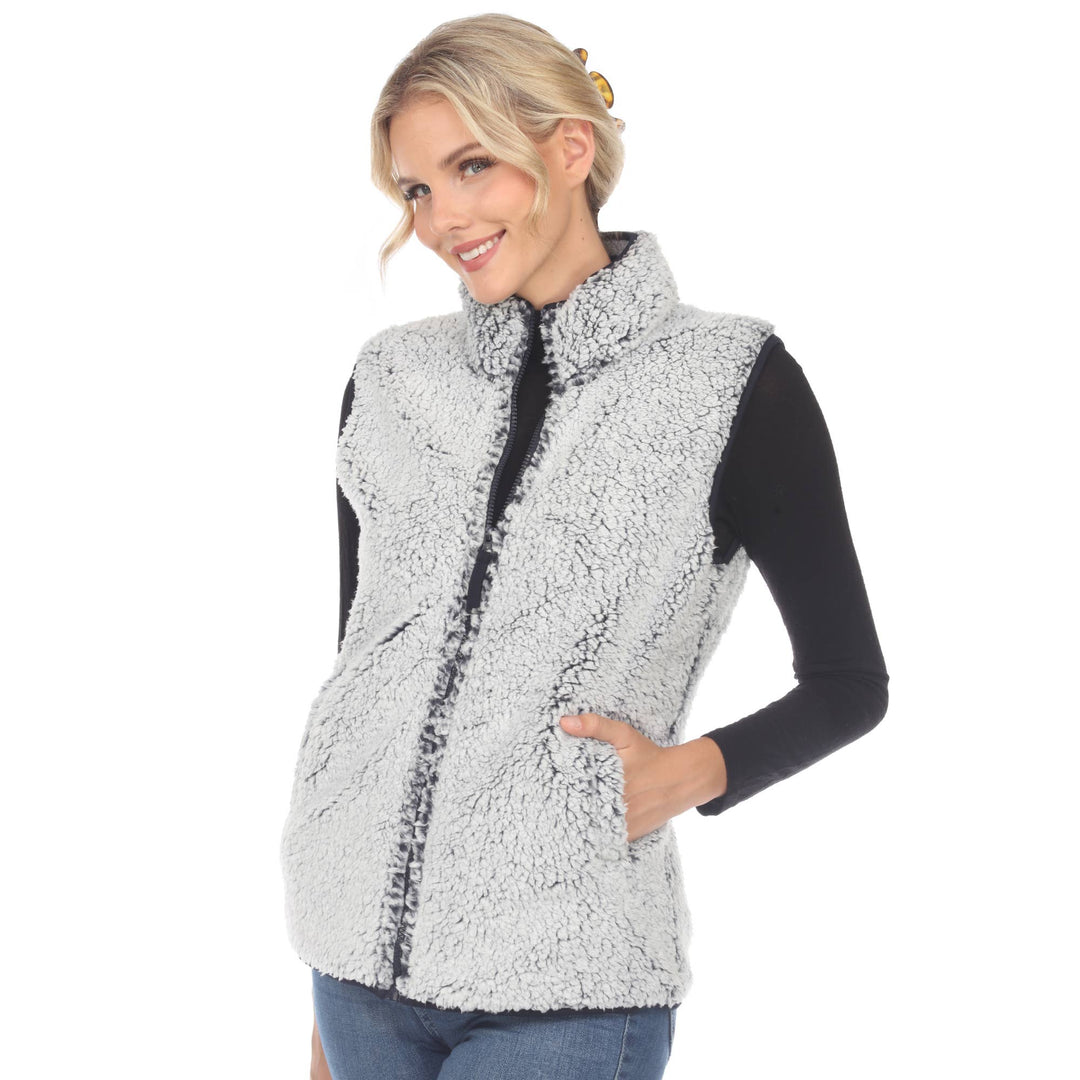 Zip up sherpa vest: Black / M