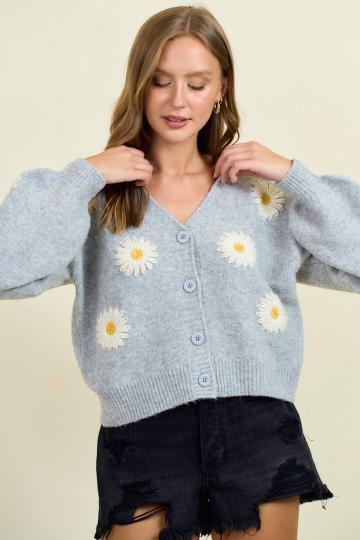 Doe and Rae - FLORAL APPLIQUE BUTTON DOWN SWEATER CARDIGAN - 10786J: GREY / M