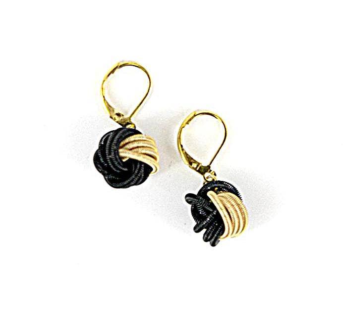 Sea Lily - 274 - Black/ Gold Knot PW