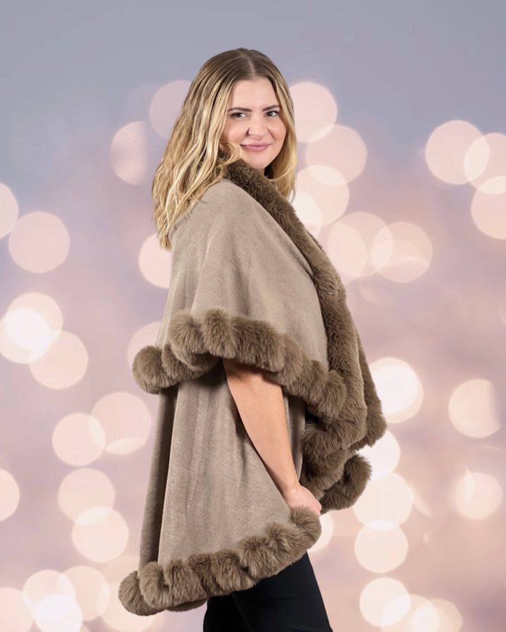 Faux Fur Trim Kimono Knitted O/S / Latte