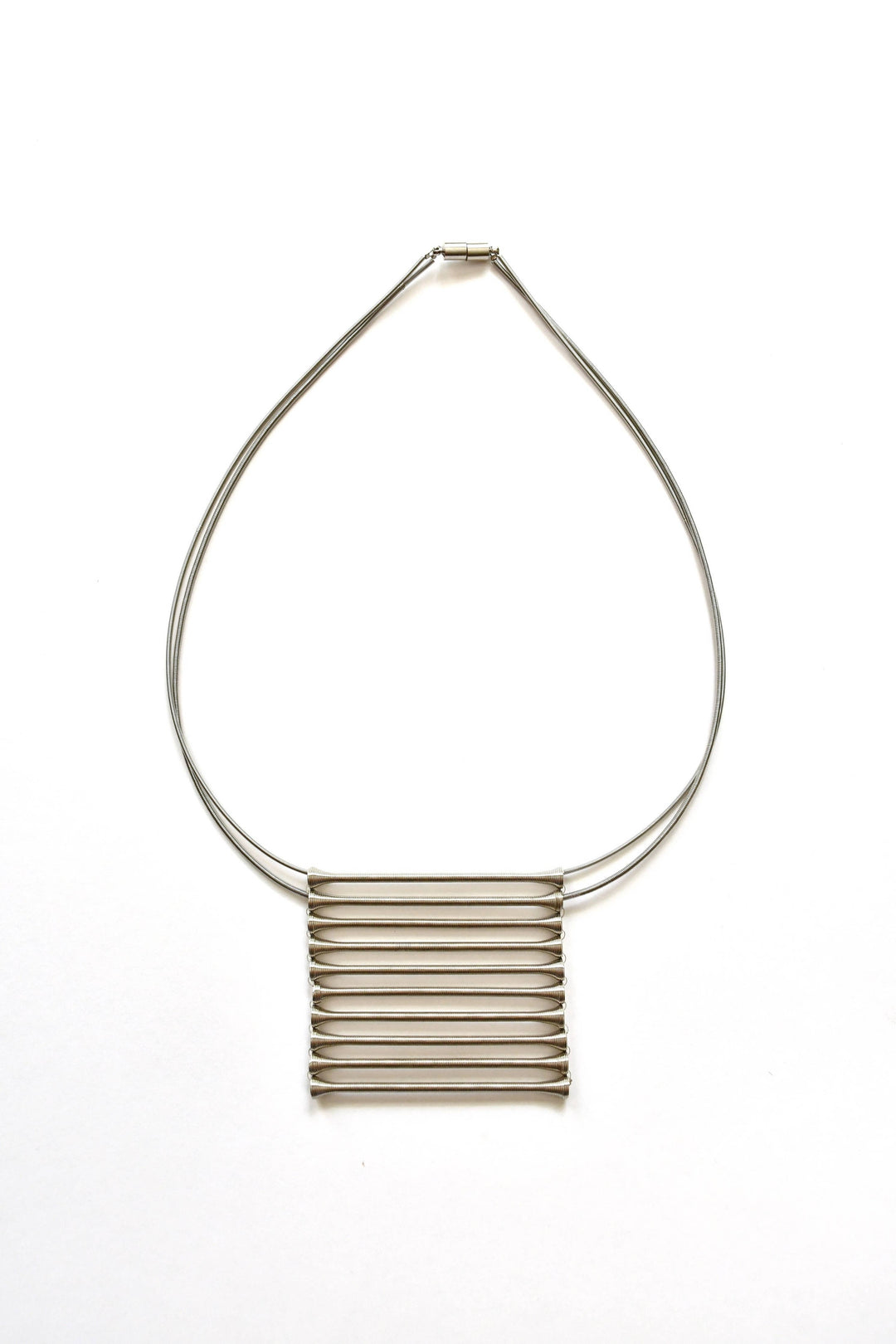 S108 - Silver Wire Necklace With Silver Grate Pendant