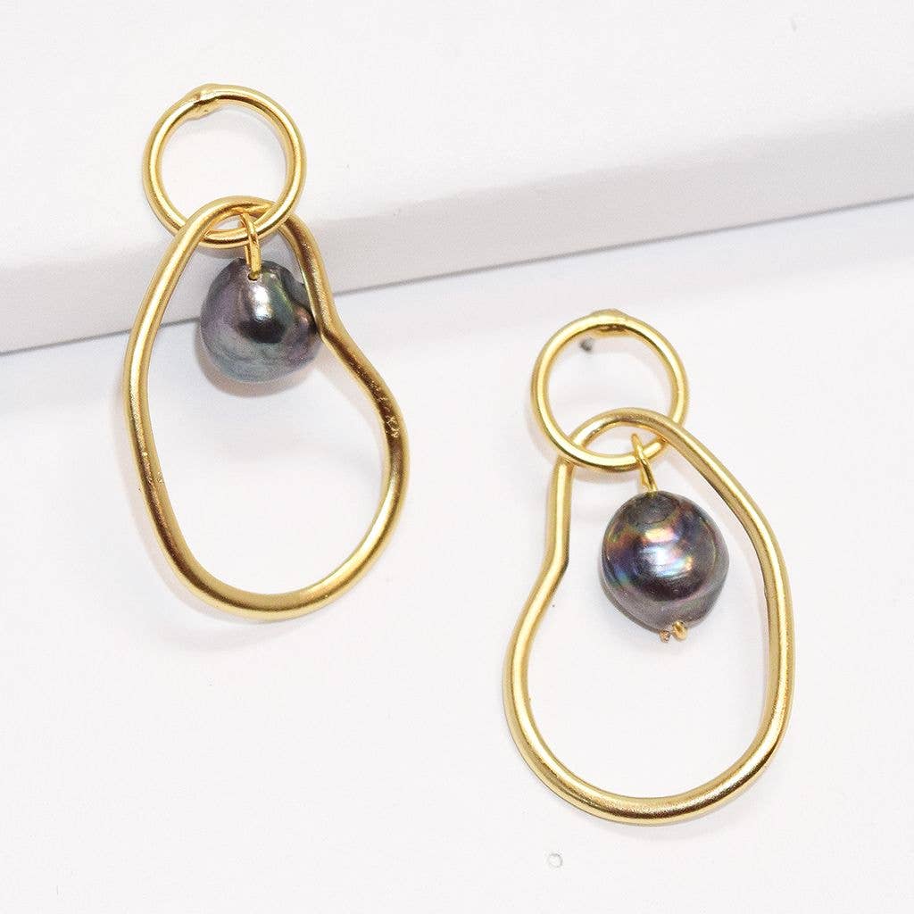 Organic link and black pearl drop earring