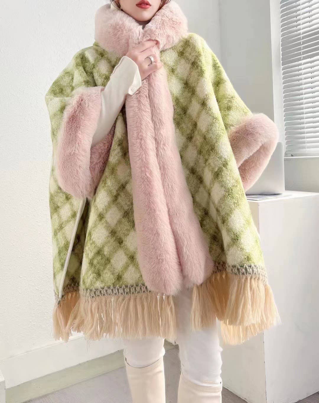 PEACH ACCESSORIES - 659 super warm extra thickness fleece lining poncho: Green