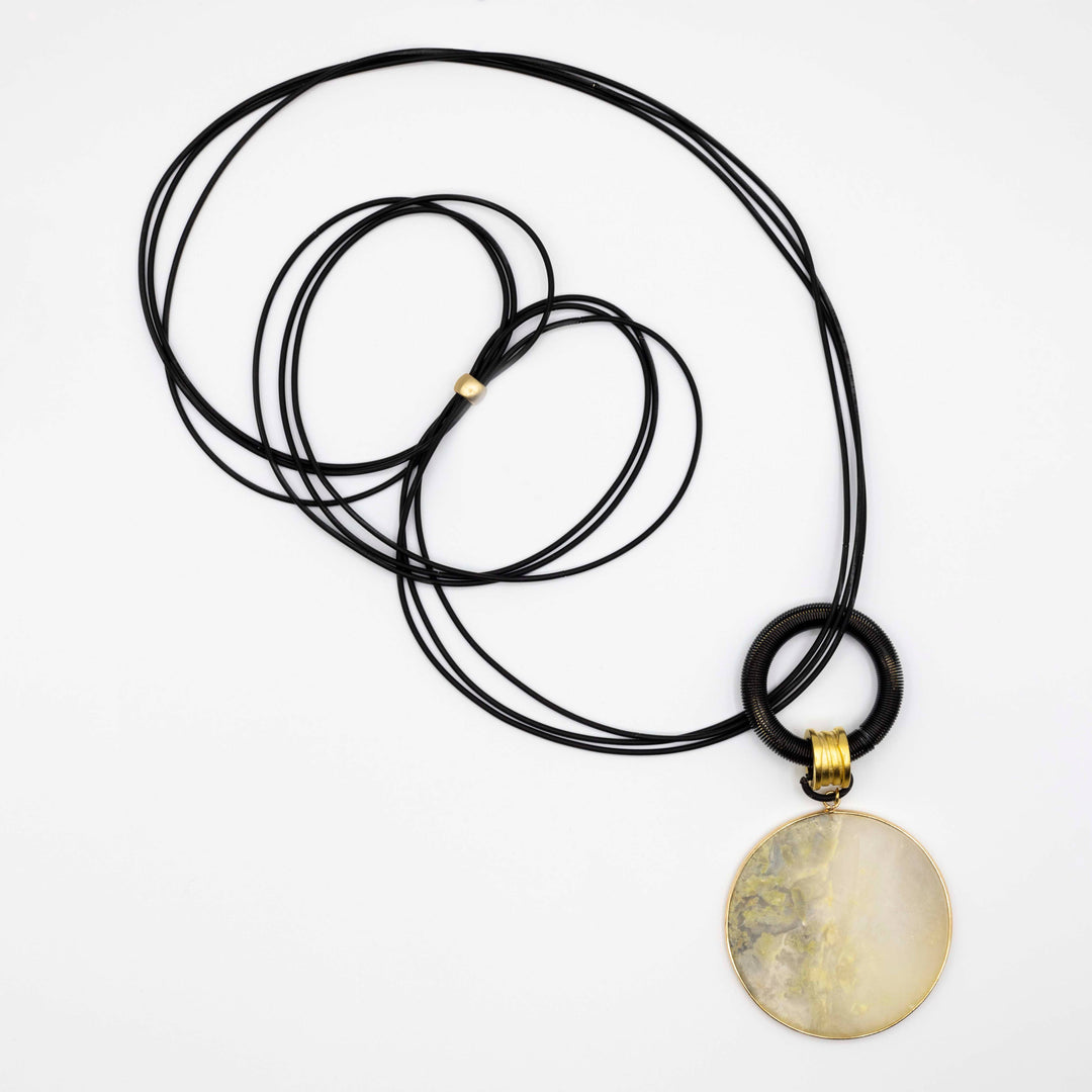 Sea Lily - SH24 BLACK-AGATE black wire necklace with round green pendan
